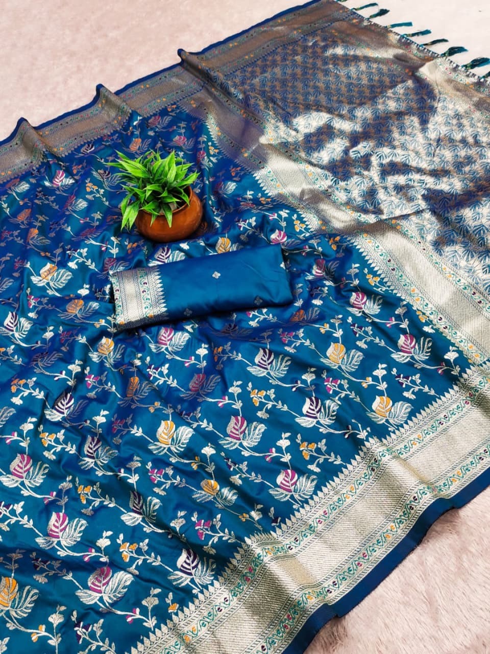 HEER FASHION PRESENTS BANARSI SILK SAREE